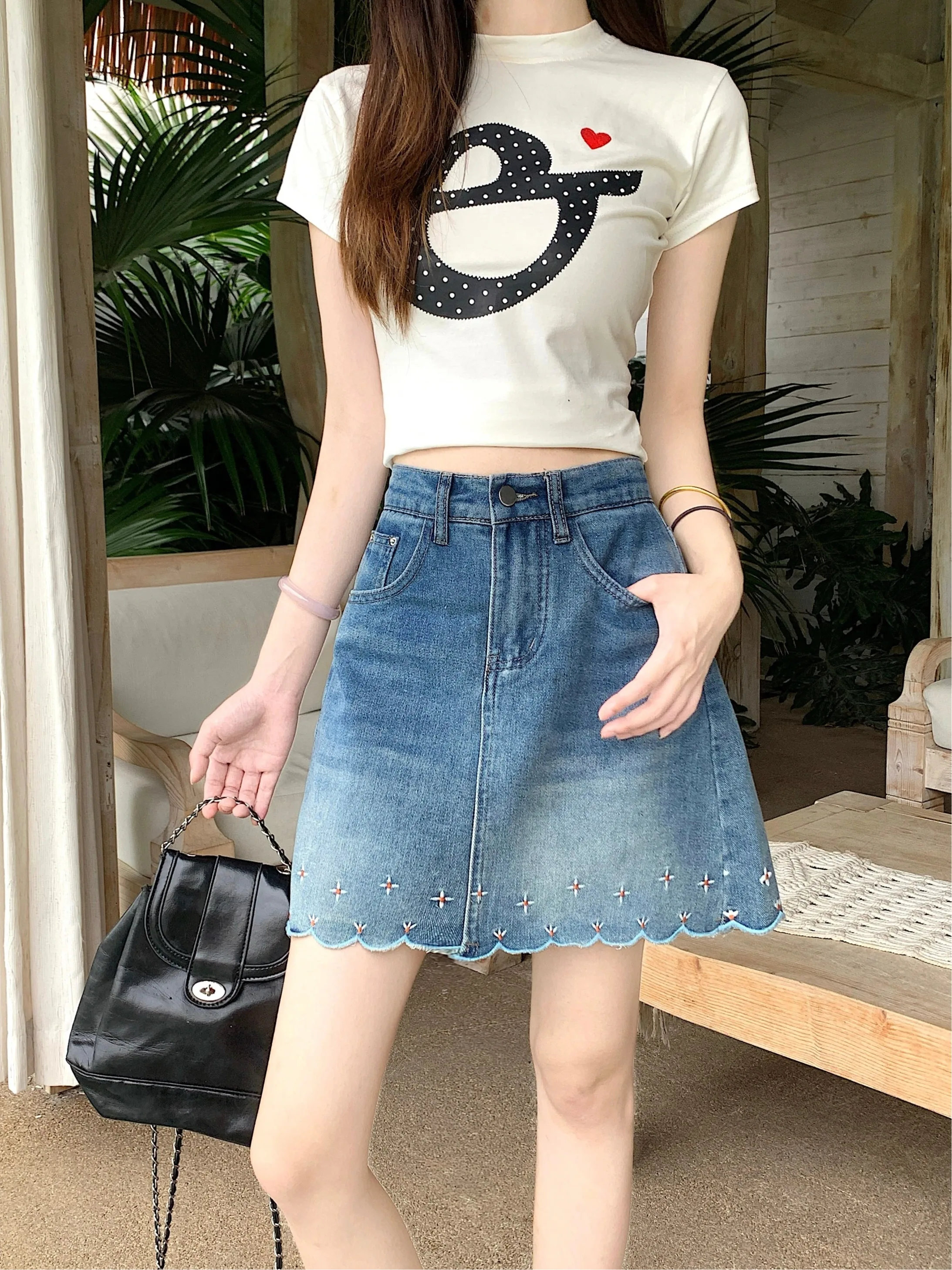 

plus Size Retro Denim Skirt High Waist Slimming A-Line Design Embroidery Short Skirt Versatile Summer New Style for plus Size...