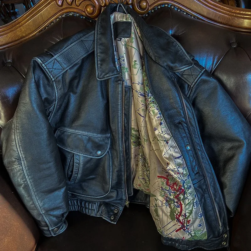 The new leather made of top-grain cowhide is a casual motorcycle with hand-stitched colors