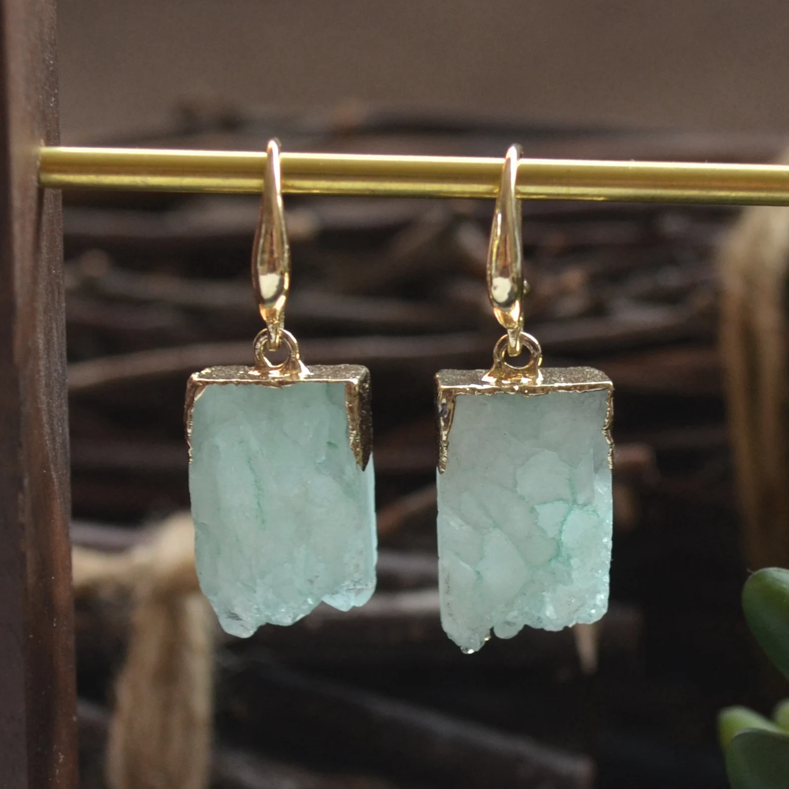 Nature mint green quartz crystal druzy pendant dangle earring for women