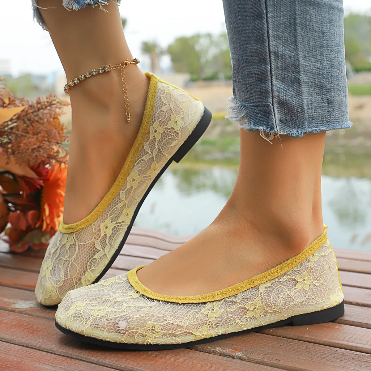 

Сексуальные однотонные женские удобные туфли на плоской подошве с круглым носком, элегантные прогулочные туфли с квадратным носком и вышивкой, одинарные туфли с сеткой