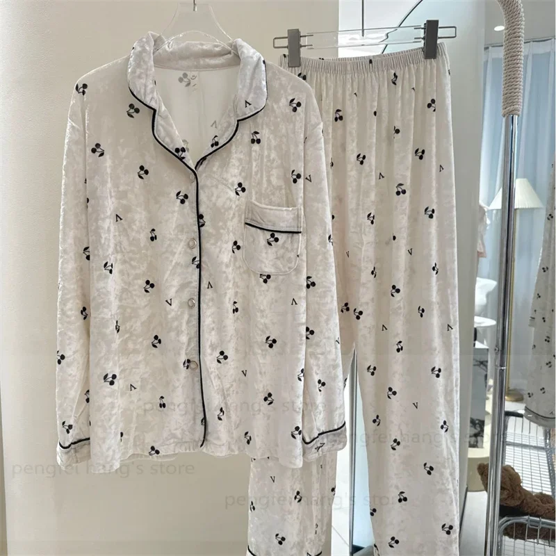 

2025 Осень Зима Новый Пижамный Костюм С Длинным Рукавом Принт Топ Брюки Pijama Mujer Теплый Золотой Велюр 2 Шт. Брючный Костюм Наряд Пижамы