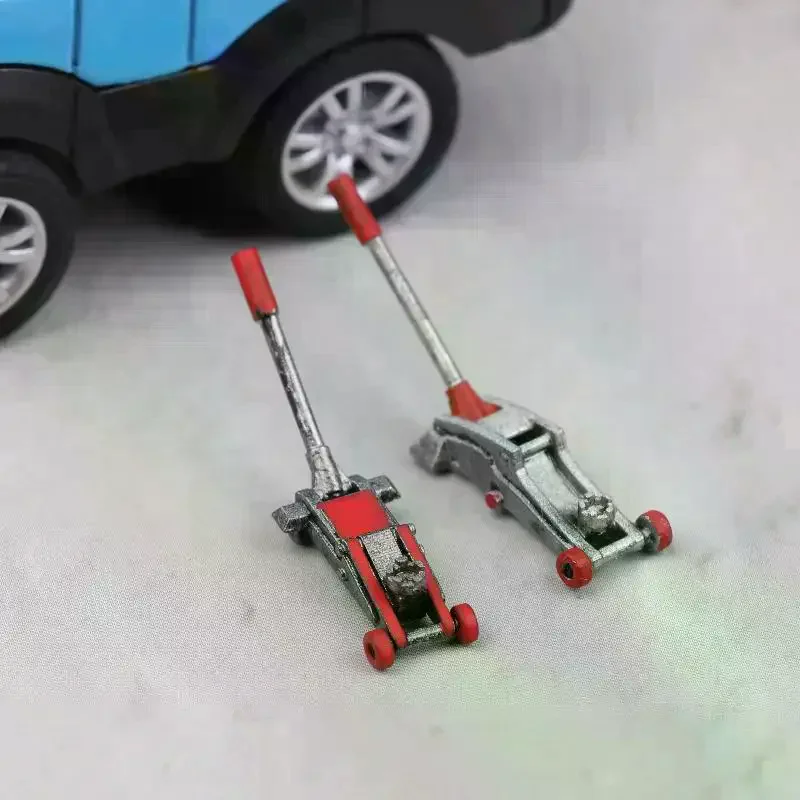 1/64 Scale Car Lifting Jack Model Modification Garage Repair Accessories Scene Collocation Miniature Sculpture Display view 6