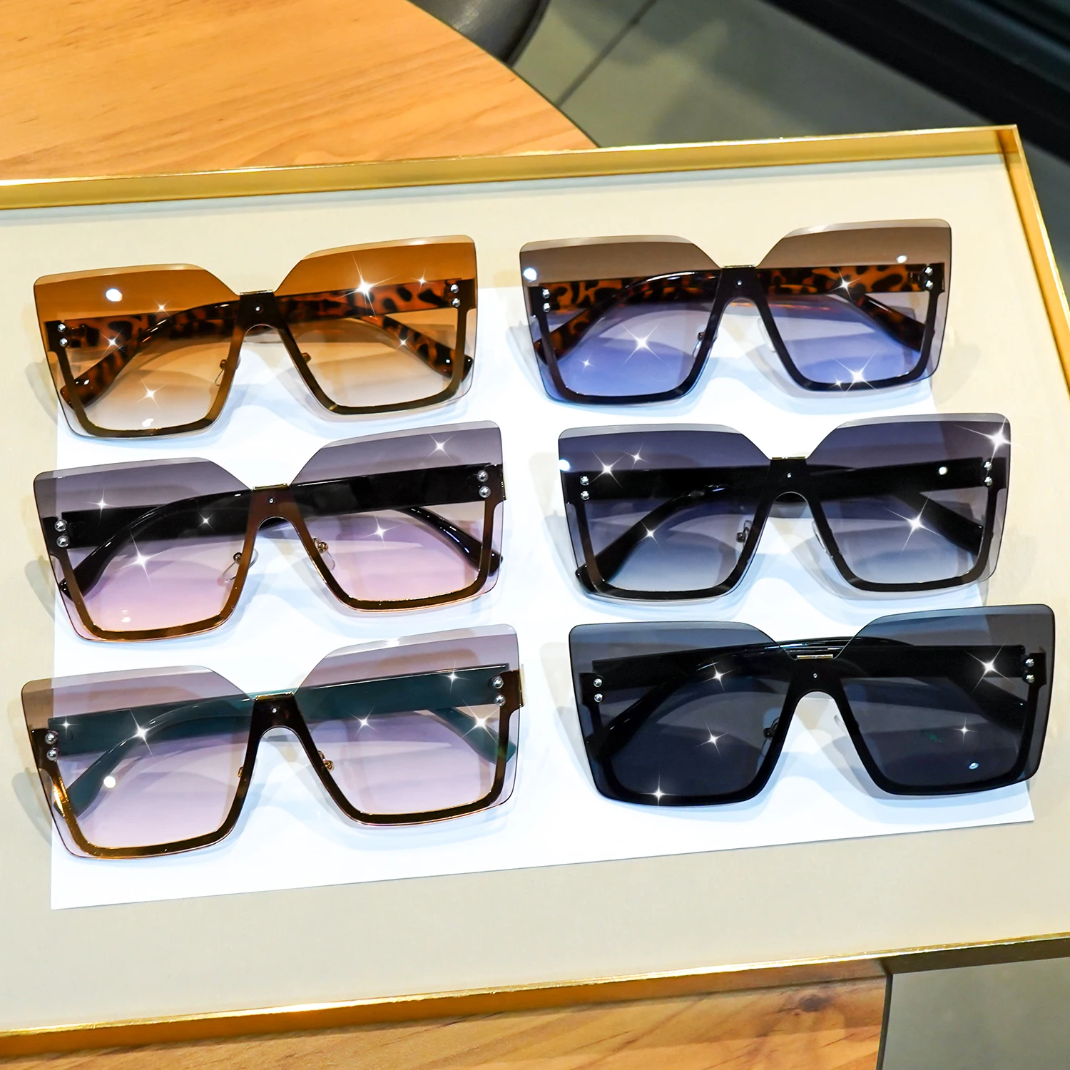 

Роскошные квадратные безрамные солнцезащитные очки в стиле Y2K для женщин и мужчин — переход с градиентными линзами, стильный аксессуар для вечеринок