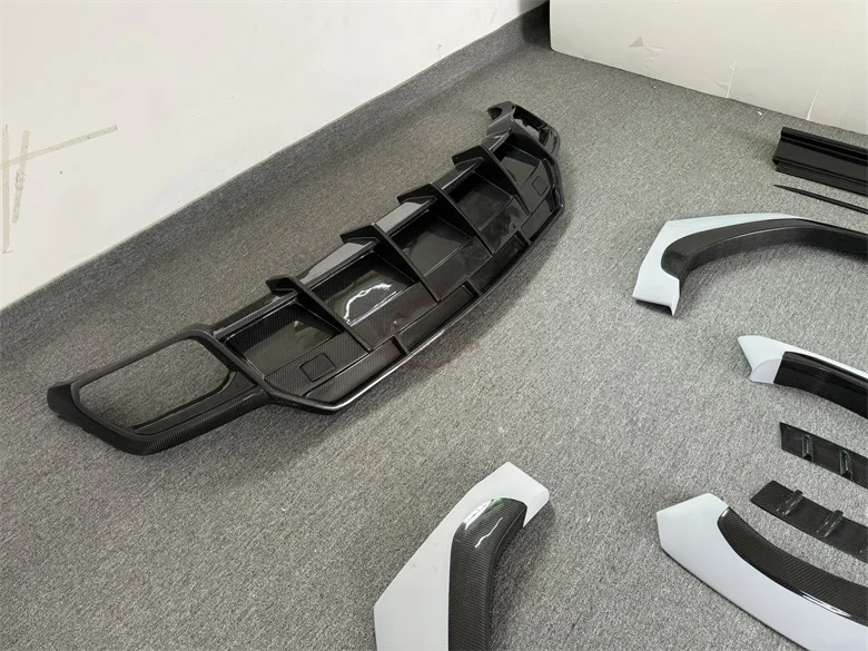 For  Urus Front Lip Side Skirt Fender Diffuser Bumper 1016 Style Half Carbon Fiber Bodykit
