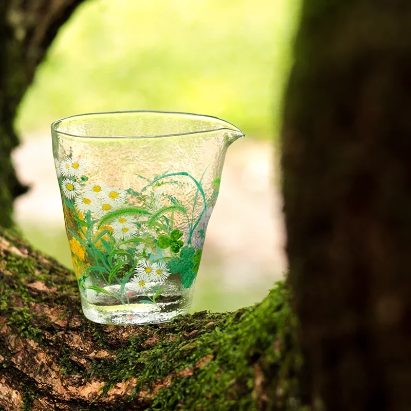 Jingdezhen hand-painted justice cup, hammer wildflowers and weeds glass justice cup