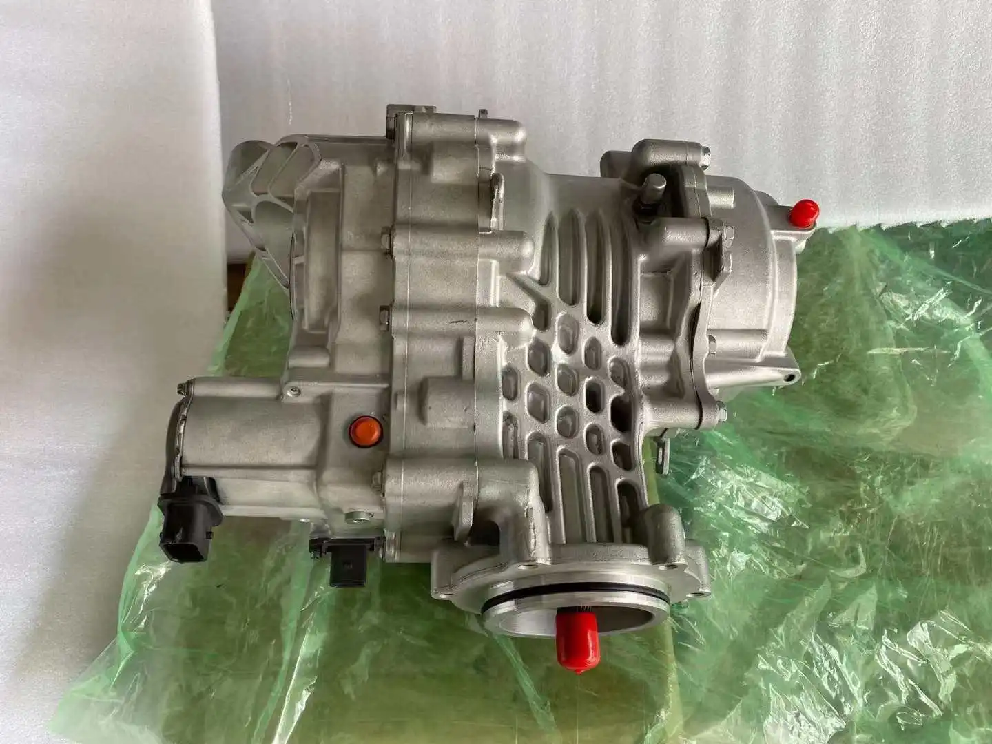 Tail-toothed rear axle differential assembly for ENKWAY 20T/28T/2.0T/1.5T engines