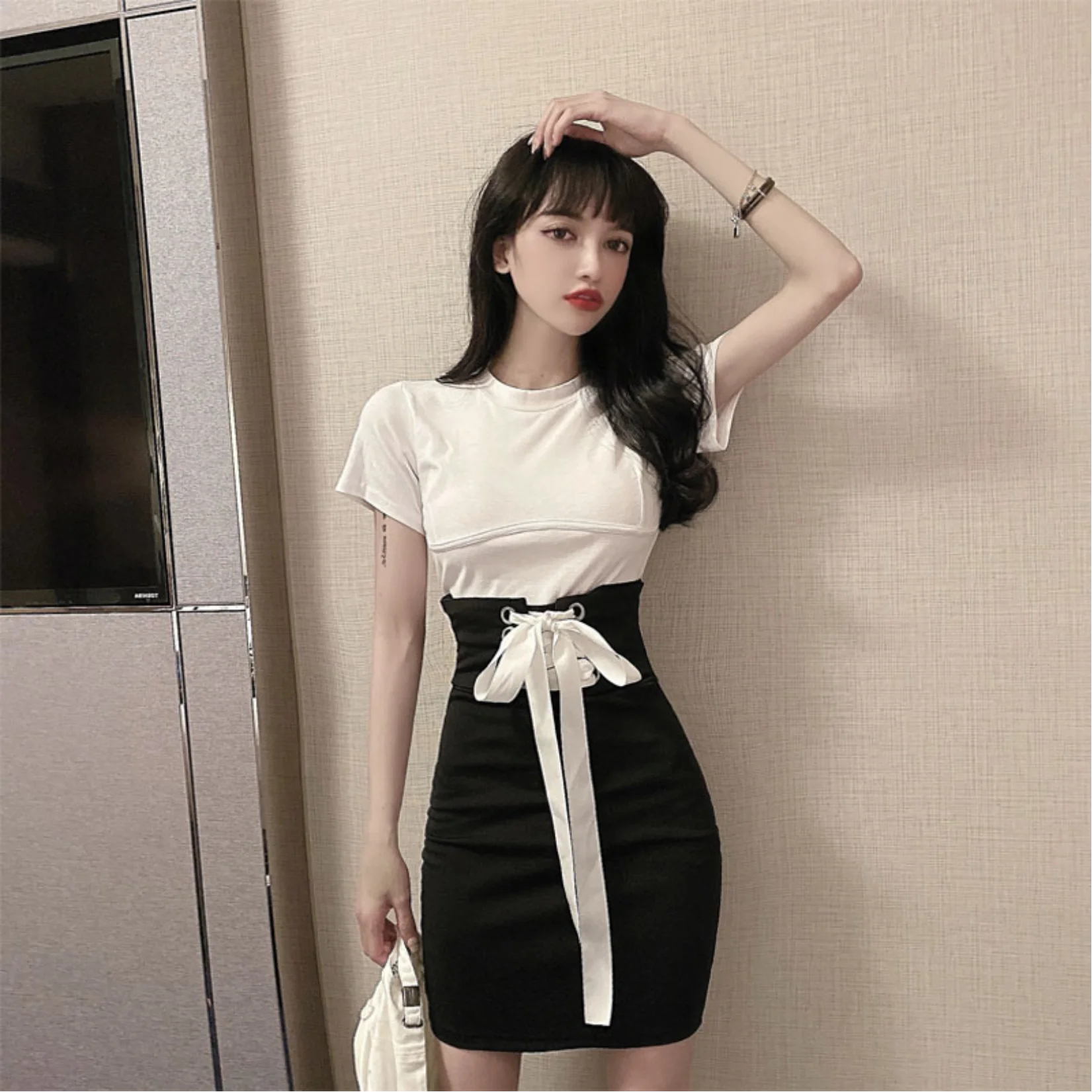 

Fashionable Short Sleeve T-Shirt And A-Line Skirt Slim Fit Ladies Suit Summer Polyester Material Trendy Outfit Set