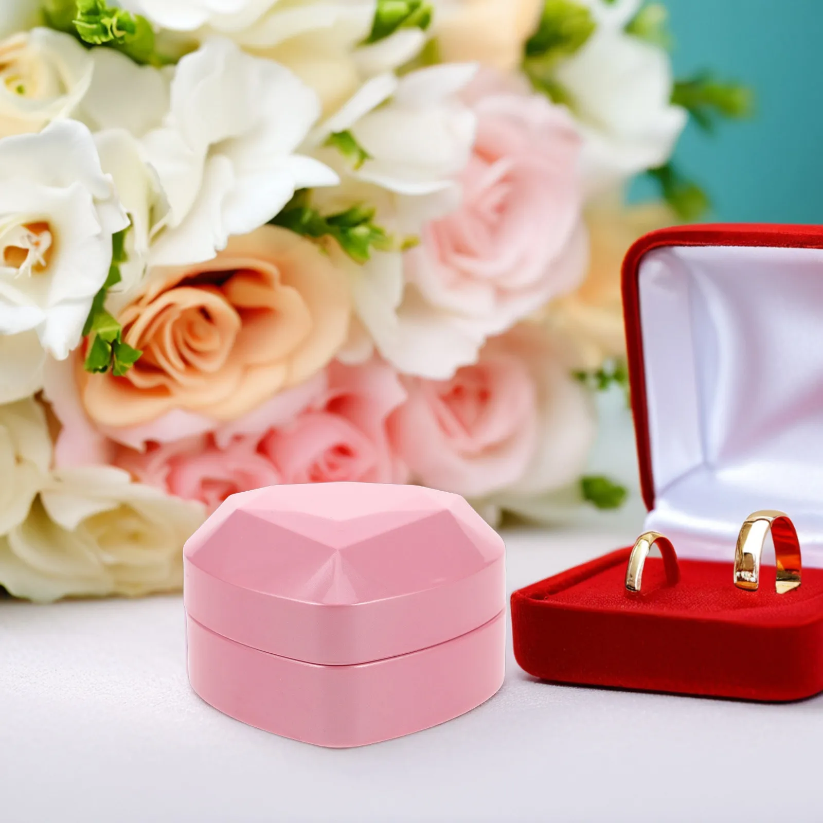 Heart Shaped Jewelry Box LED Light Necklace Display Case Creative Cute Jewelry Storage Holder Romantic Gift Box for Necklaces