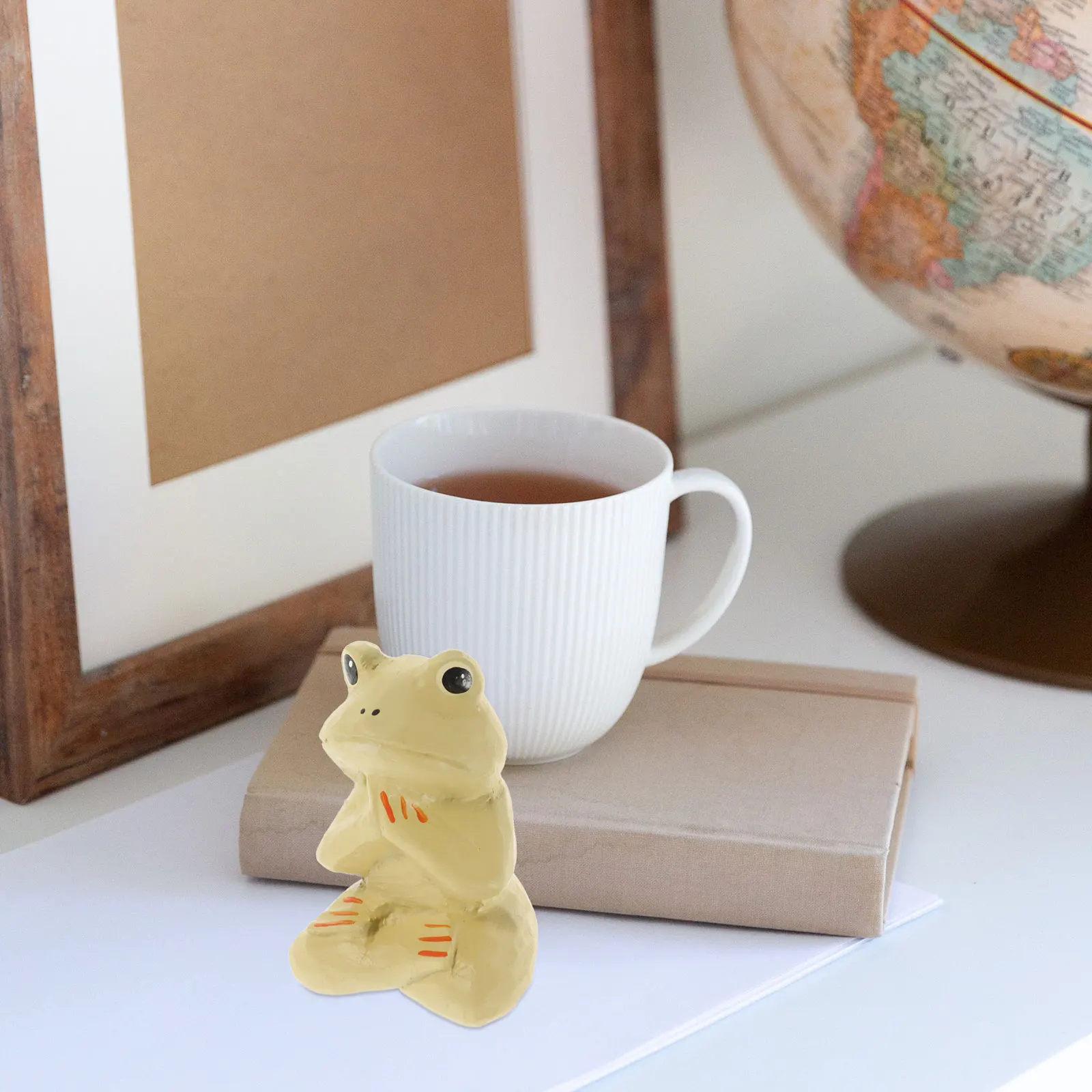 

Cute Wooden Ornament Handcrafted Carving Decoration Home Garden Desktop Living Room Craft Statue Froggy Accessory Woodcraft Mini