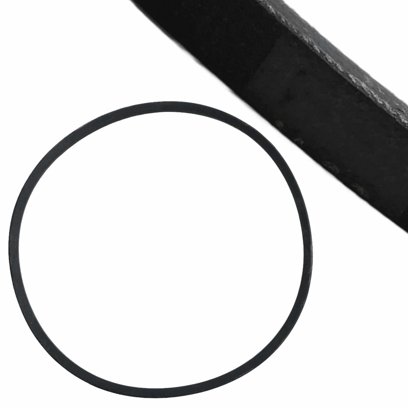 Sabuk Penggerak Karet K26 660mm Lingkar Dalam Profil Segitiga V-Belt Untuk Mesin Bor Dan Transmisi Tenaga Industri Pertanian