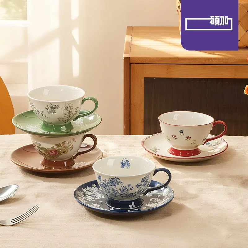 

SOLECASA Luxury Ceramic Cup Set Hand-Thrown Teapot Cups Saucers Gift Box Set Vintage British Style Afternoon Tea Cup Set