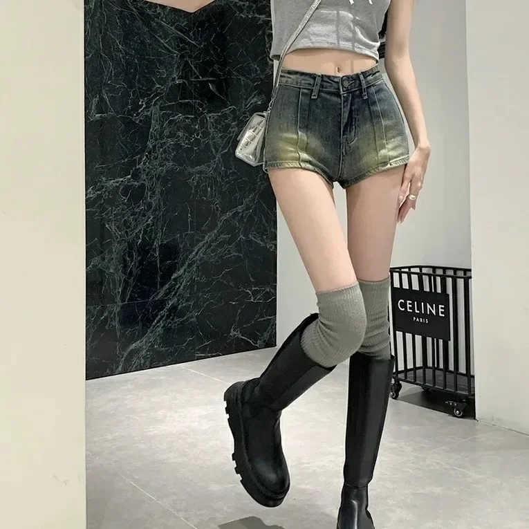 Hot Girl Casual Retro Distressed Denim Shorts, Women's New Summer Fashion Fitted High-waisted Shorts. Washed Ultra-short Jeans