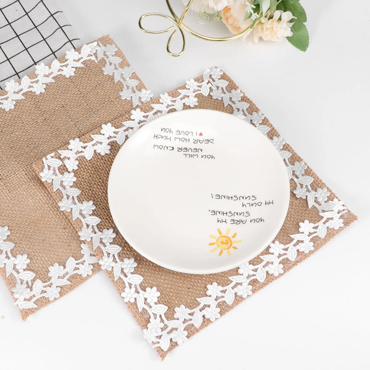 

2Pcs American-Style Placemat Exquisite Manufacturing Simple Design Classic Vintage Patterns for Disks Beige -264-