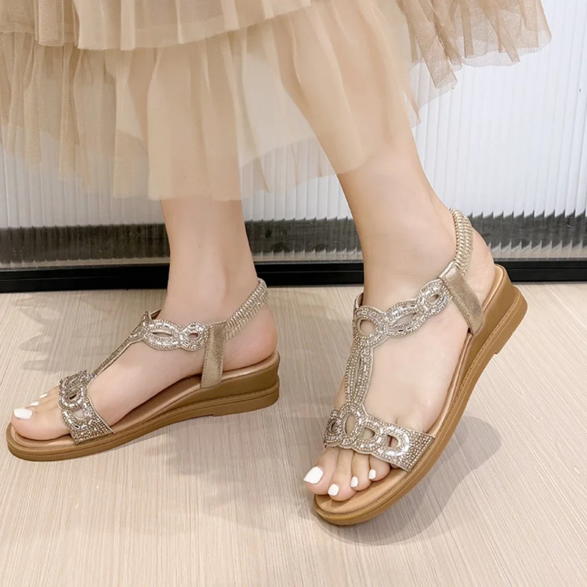 Women's T-Strap Flat Sandals Summer Casual Beach Shoes Open Toe Back Strap Crystal Party Holiday Footwear Zapatos De Mujer