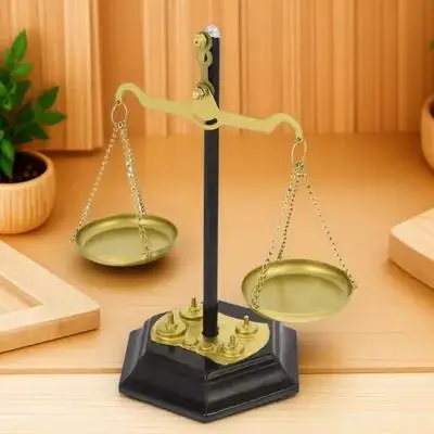 

Metal Balance Scale Decorative Ornament Tabletop Libra Design for Room Home Office Desk Centerpiece Decoration