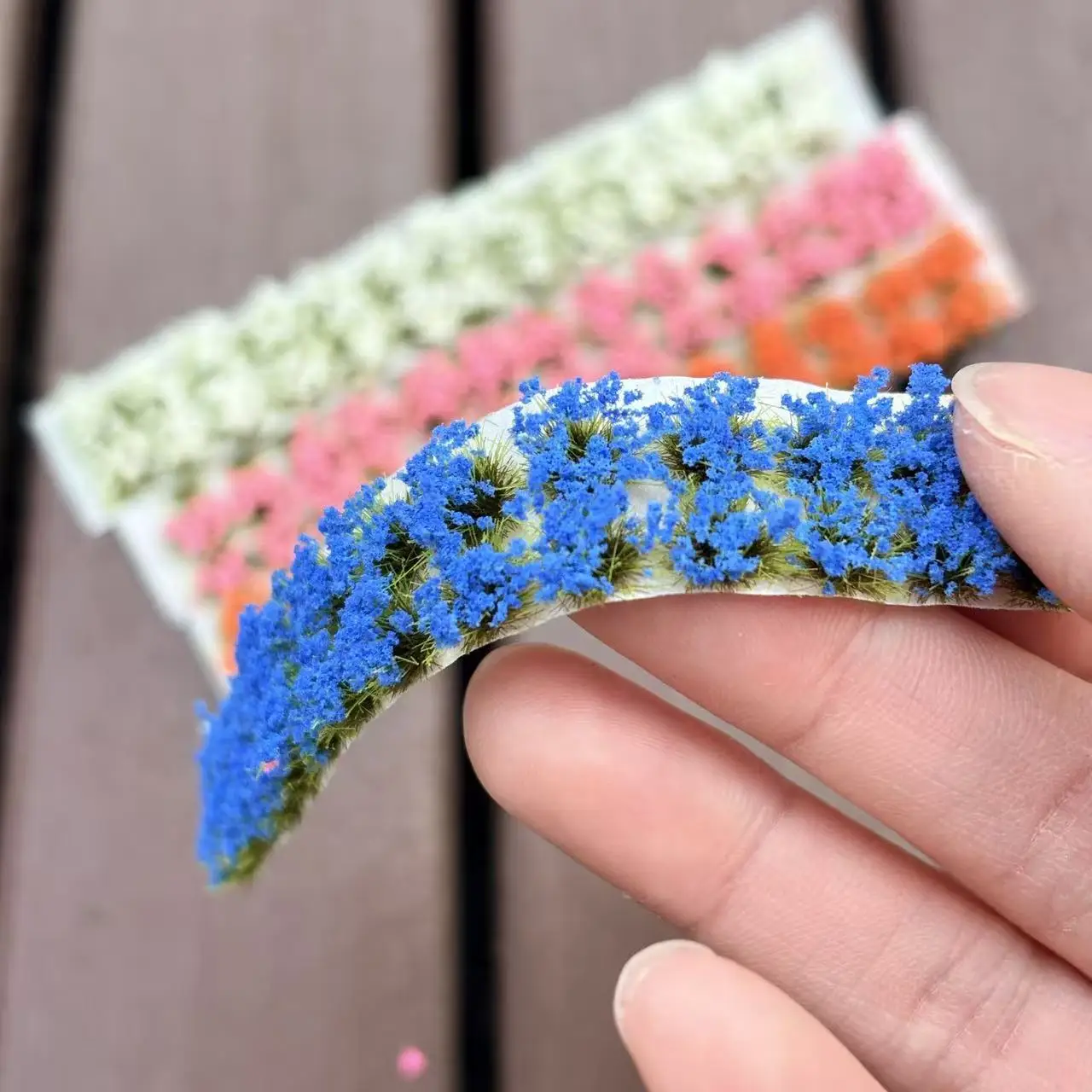 A Box of 4 Mix Colors Mini Model Flower Cluster for Miniature Architectural Model Ornament Vibrant Colors, Realistic Static Flow