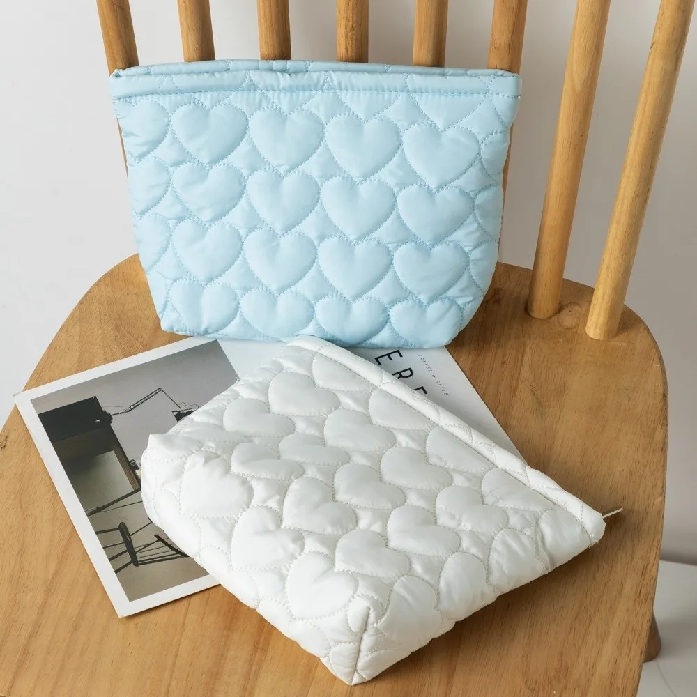 Large Capacity Travel Makeup Organizer Bag Heart Soft Padded Quilted Cosmetic Pouch Lightweight Zipper