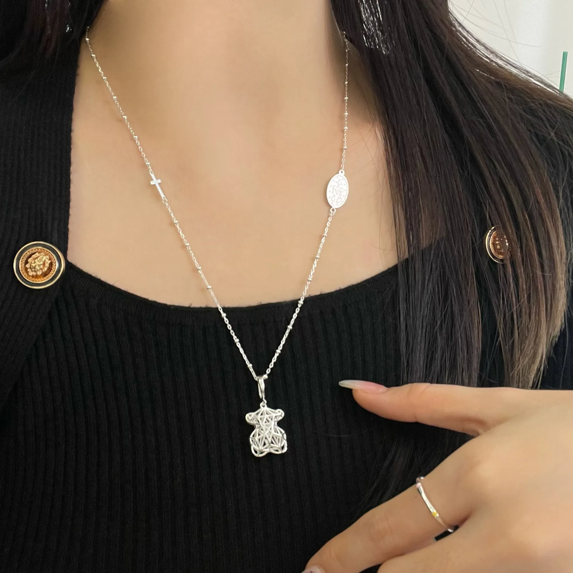 

S925 pure silver cross oval portrait women's necklace, simple and versatile, high-end and long with chain and single chain