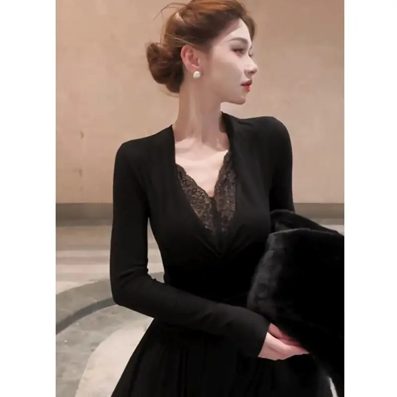 French Lace Splicing German Velvet Long-sleeved T-shirt for Women in Autumn Winter Temperament Sexy V-neck Inner Layering Shirt