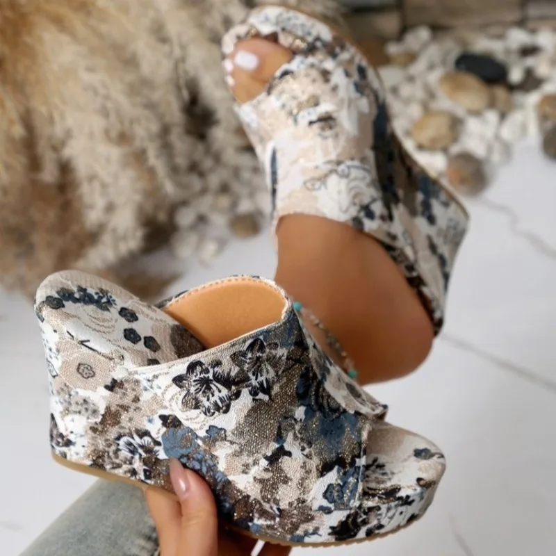 

2026 Summer Women Slippers New Embroidered Fashion Fish Mouth Super High Heels Slides Casual Fashion Platform Shoes