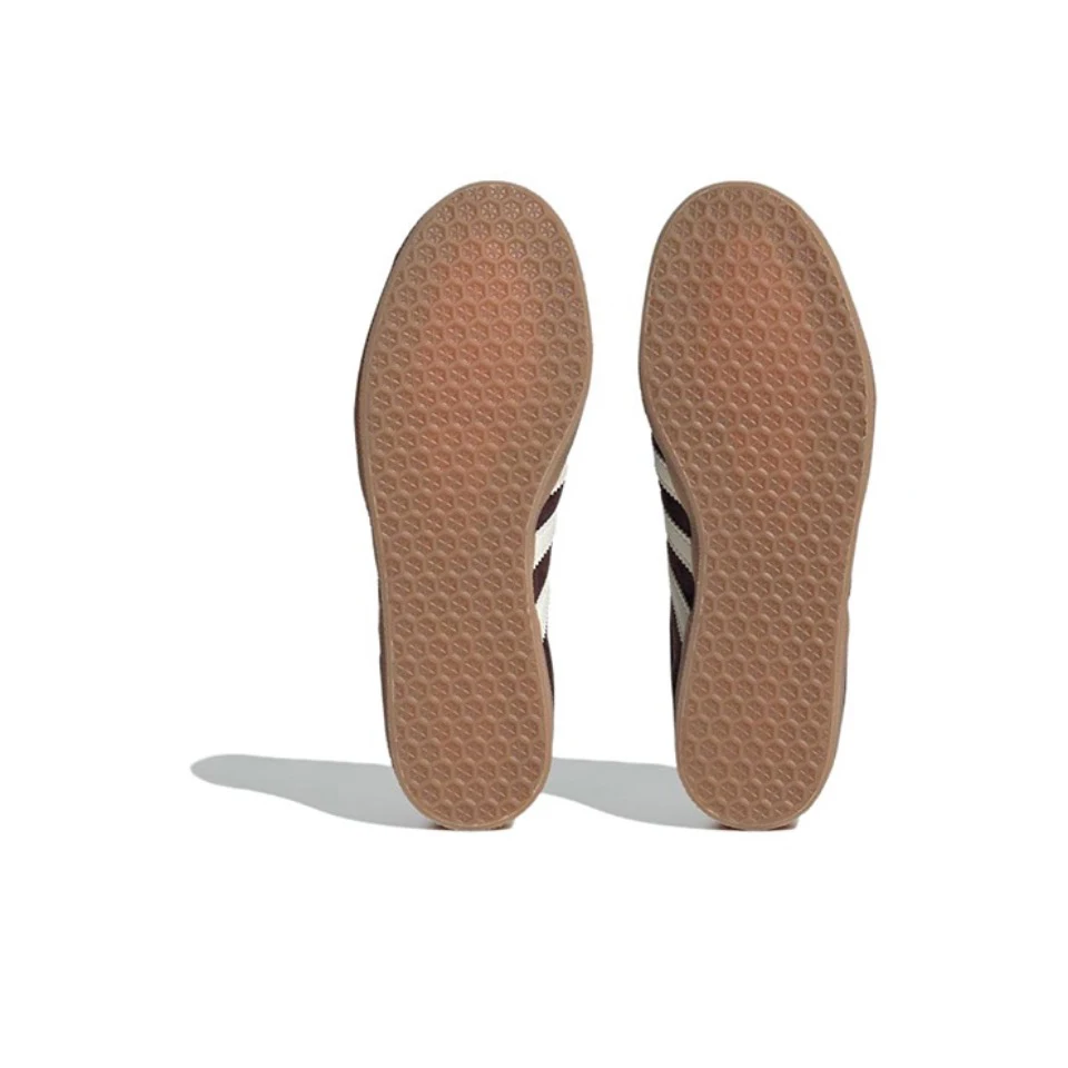 Adidas-Baskets Basses Légères et Décontractées pour Homme et Femme, Chaussures de Skateboard Rétro Originales, Gazelle Marron, IF3ram