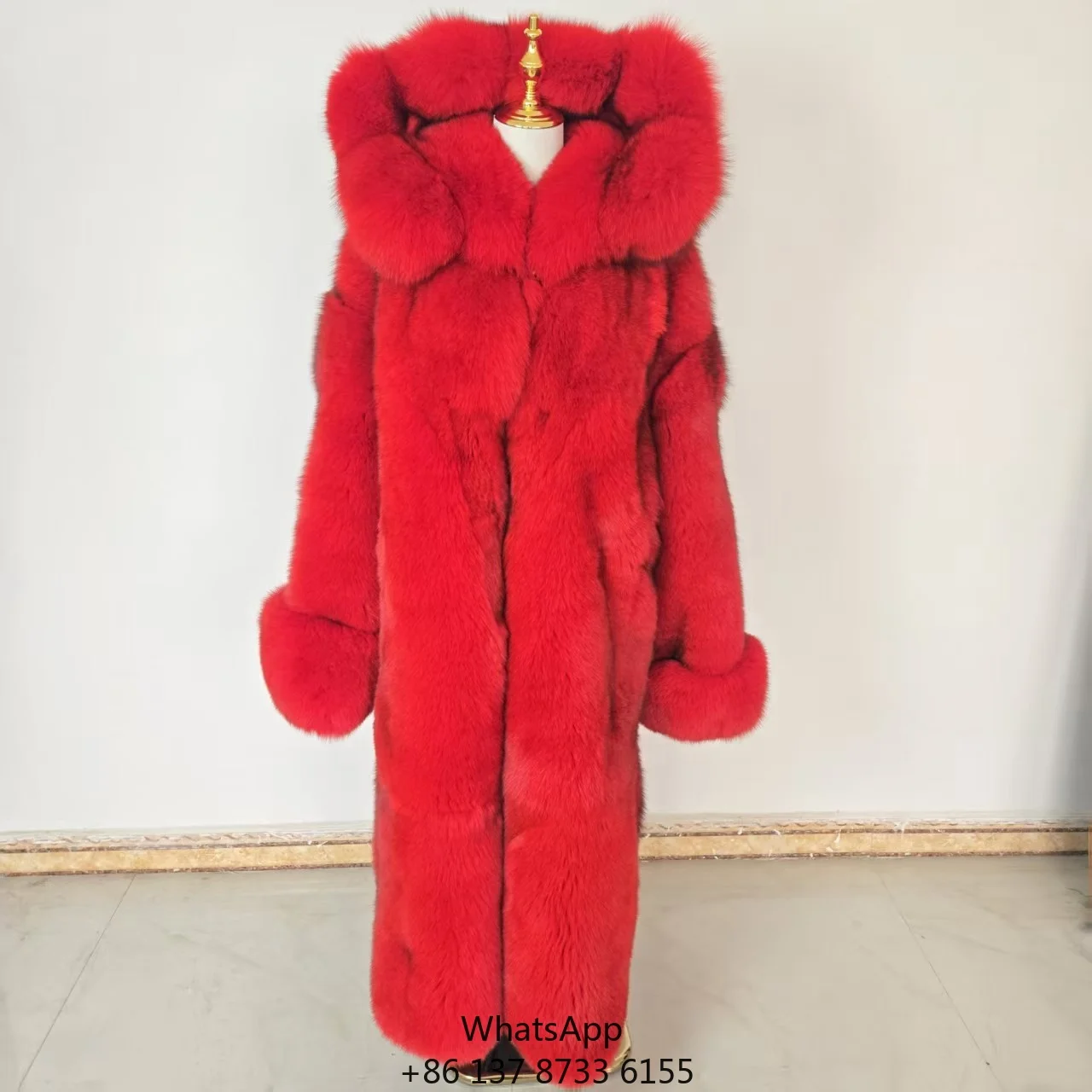 A New Thick Long Red Luxury Fur Coat For Women In Winter With A Big Hat