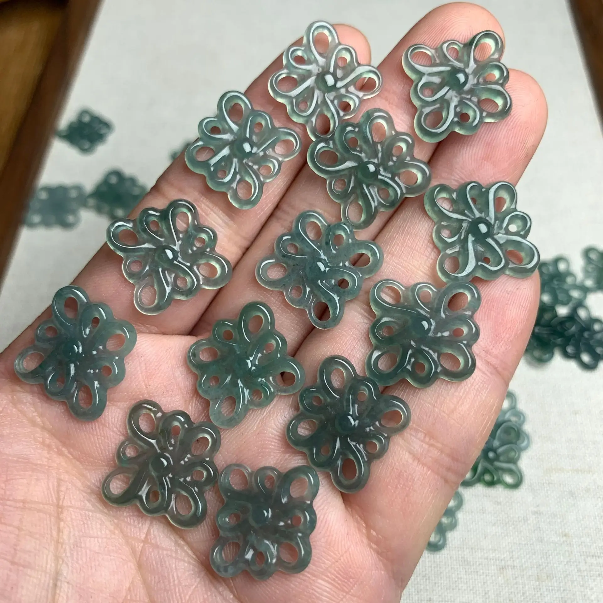 

Natural Myanmar A-Grade Jade Pendant Handicrafts Chinese Knot Design Hollowed out Auspicious Knot Wholesale Jewelry Drop Ship
