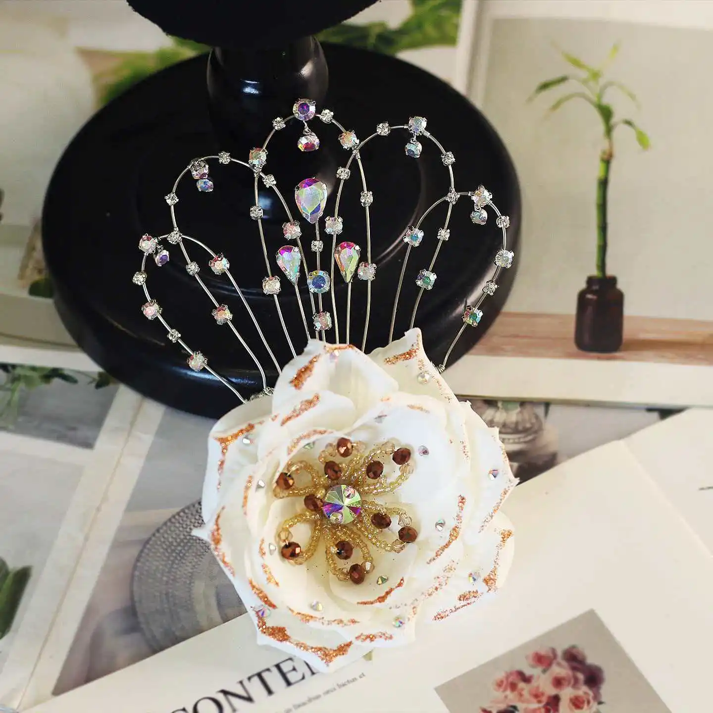 pince-a-cheveux-laterale-artisanale-sur-mesure-motif-floral-pour-spectacle-et-concours-inspiree-des-variations-de-don-quichotte-et-paquita-pour-femme