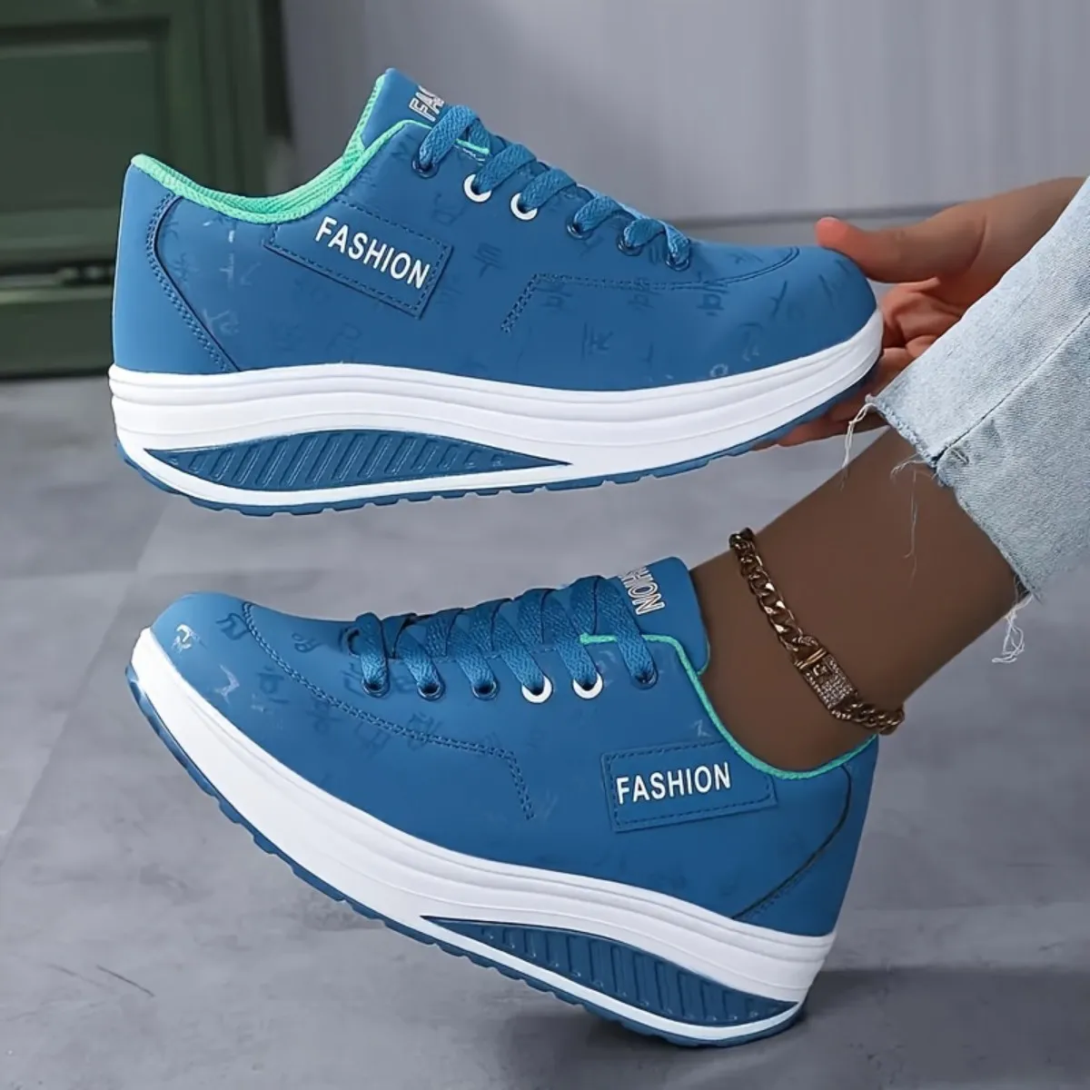 Women's Shoes Outdoors Thick Sole Rocking Casual Fashion Platform Large Size Women's Shoes Flat Sole Walking Shoes Sports Shoes
