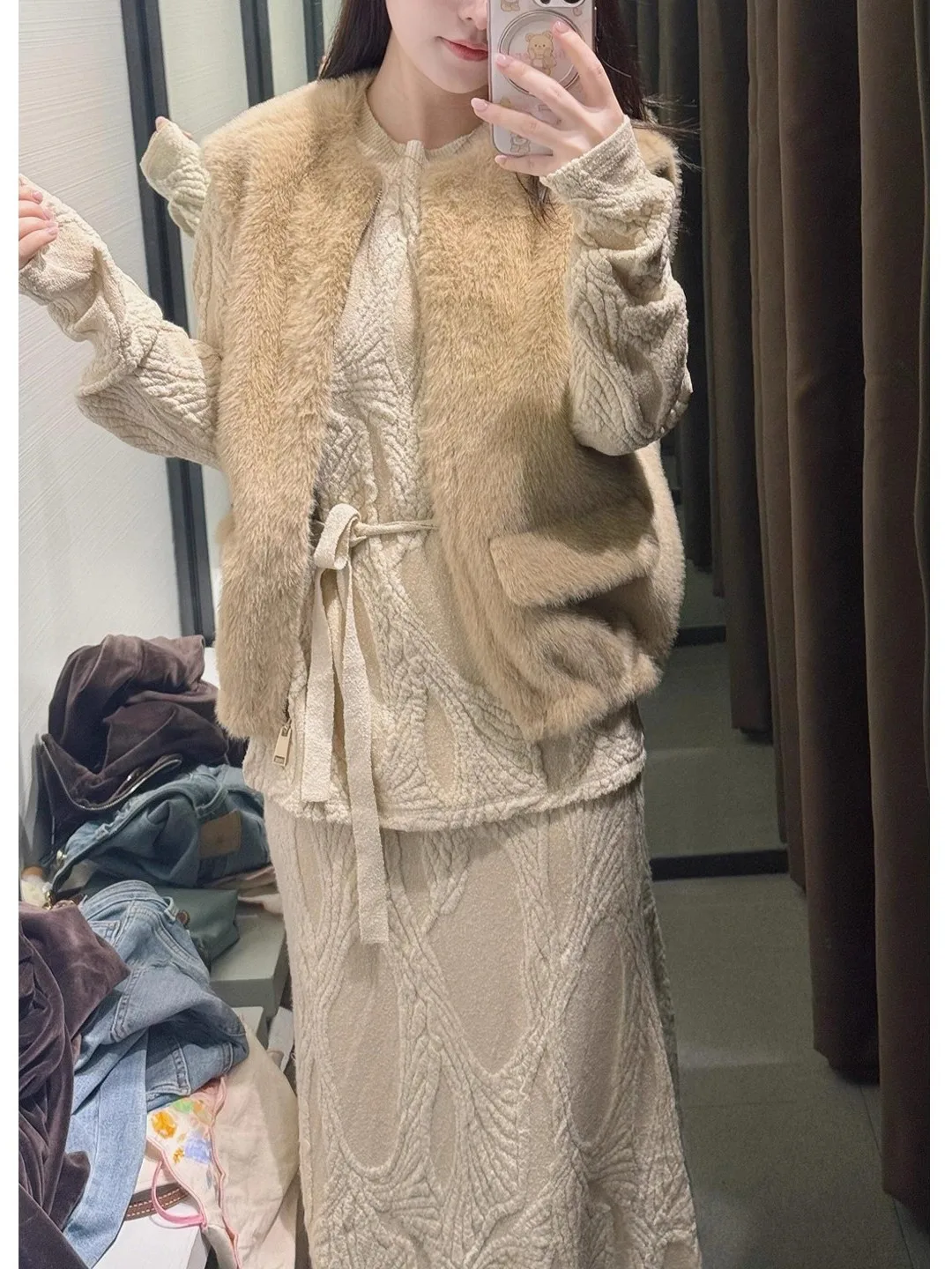 

Новинка 2024, осенний ленивый многослойный жилет с эффектом искусственного меха на молнии, женский модный жилет из полиэфирного волокна, круглый жилет Ne