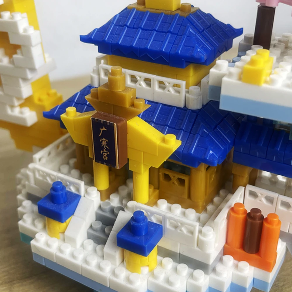 Moon Palace Assembly Building Blocks Toys Set: Elegant Chinese Architecture, Stylish Home Decor, Unique Gift for Collectors