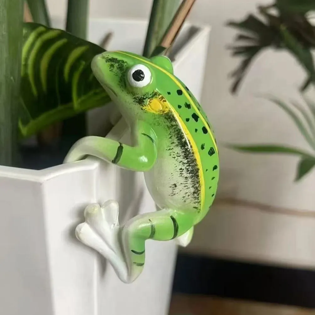 Cute Resin Frog Statue Hanging Micro Landscape Craft for Garden Patio Yard Outdoor Decoration Simulation Animal Sculpture