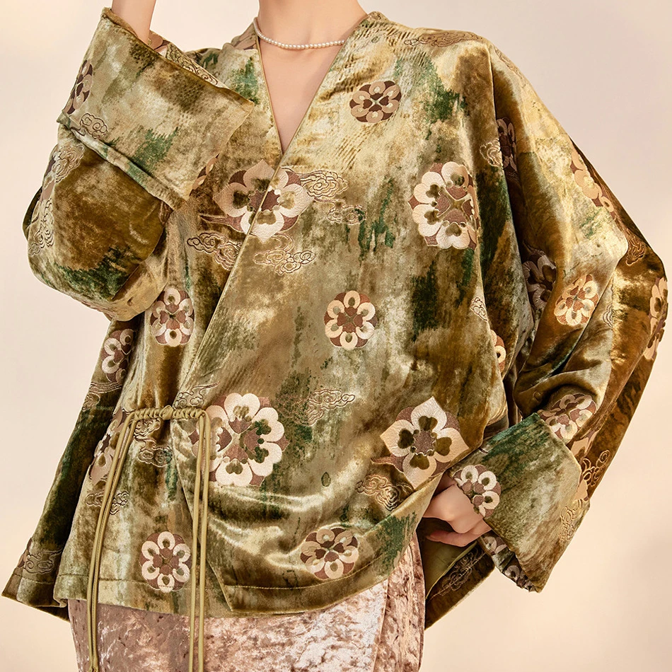 

Velvet Female Japanese Kimono Cardigan Jacket Luxury Hand-embroidered Jacquard Hanfu Top Chinese Style Kimono Haori Yukata Coat