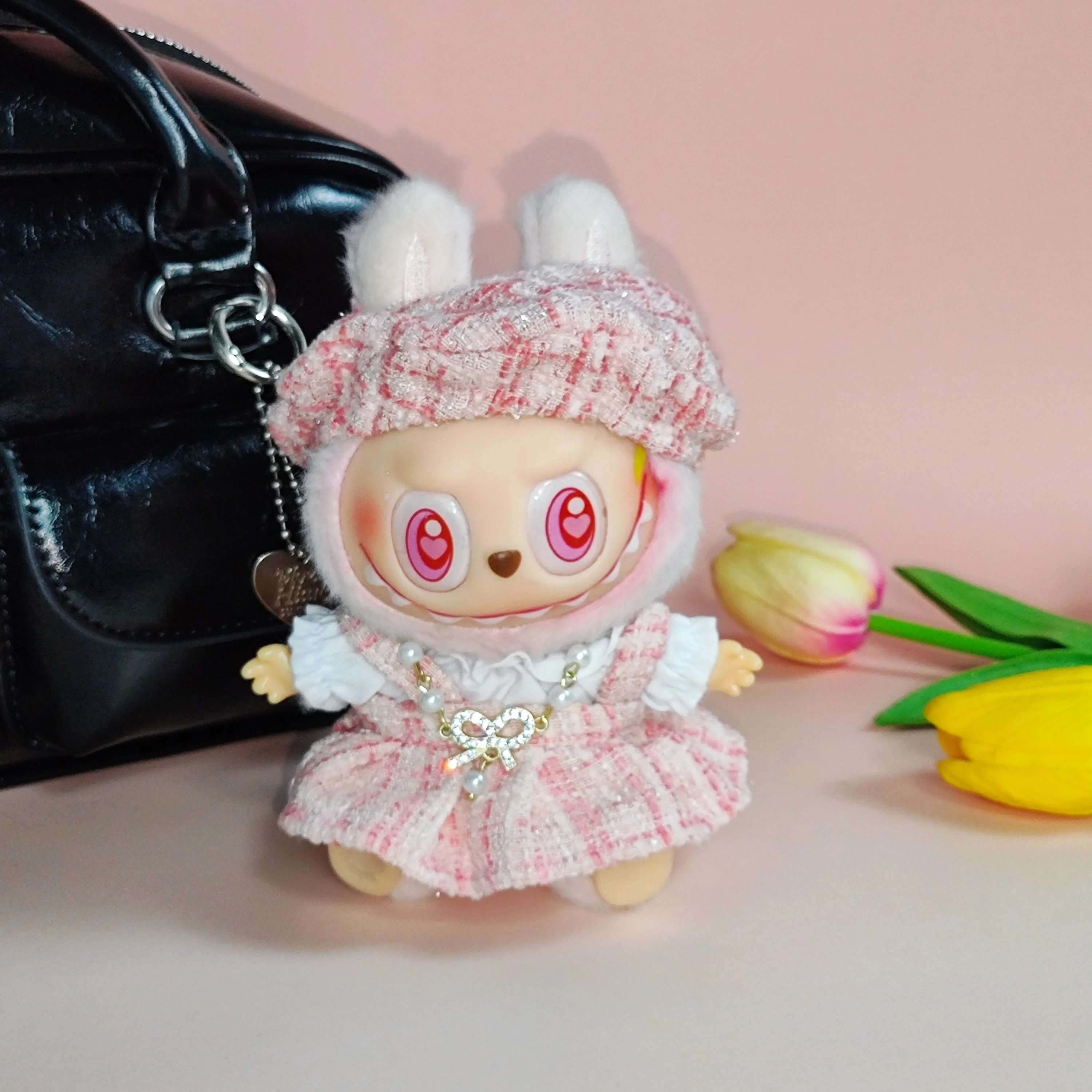 【الزي فقط】سلسلة مفاتيح من الفينيل من Labubu Gen 1&2 - مجموعة فستان بطل الرواية المزخرفة بالذهب