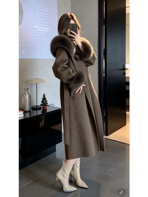  Woolen Coat with  Fur Collar Medium Length Winter Fashion Ladies' Outerwear with Hat Warm Thickened Chinese Prod...