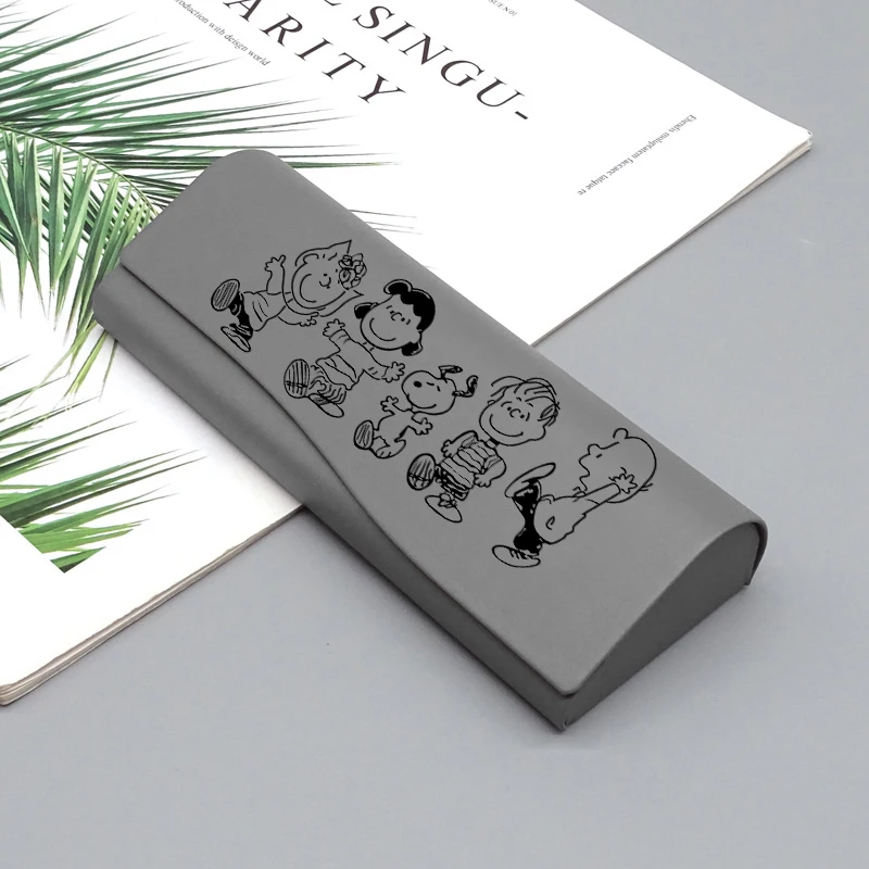 Etui na okulary Snoopys Fashion dla kobiet i mężczyzn, ochronne pudełko na okulary przeciwsłoneczne, unisex, akcesoria, wodoodporne etui na okulary korekcyjne i do czytania.