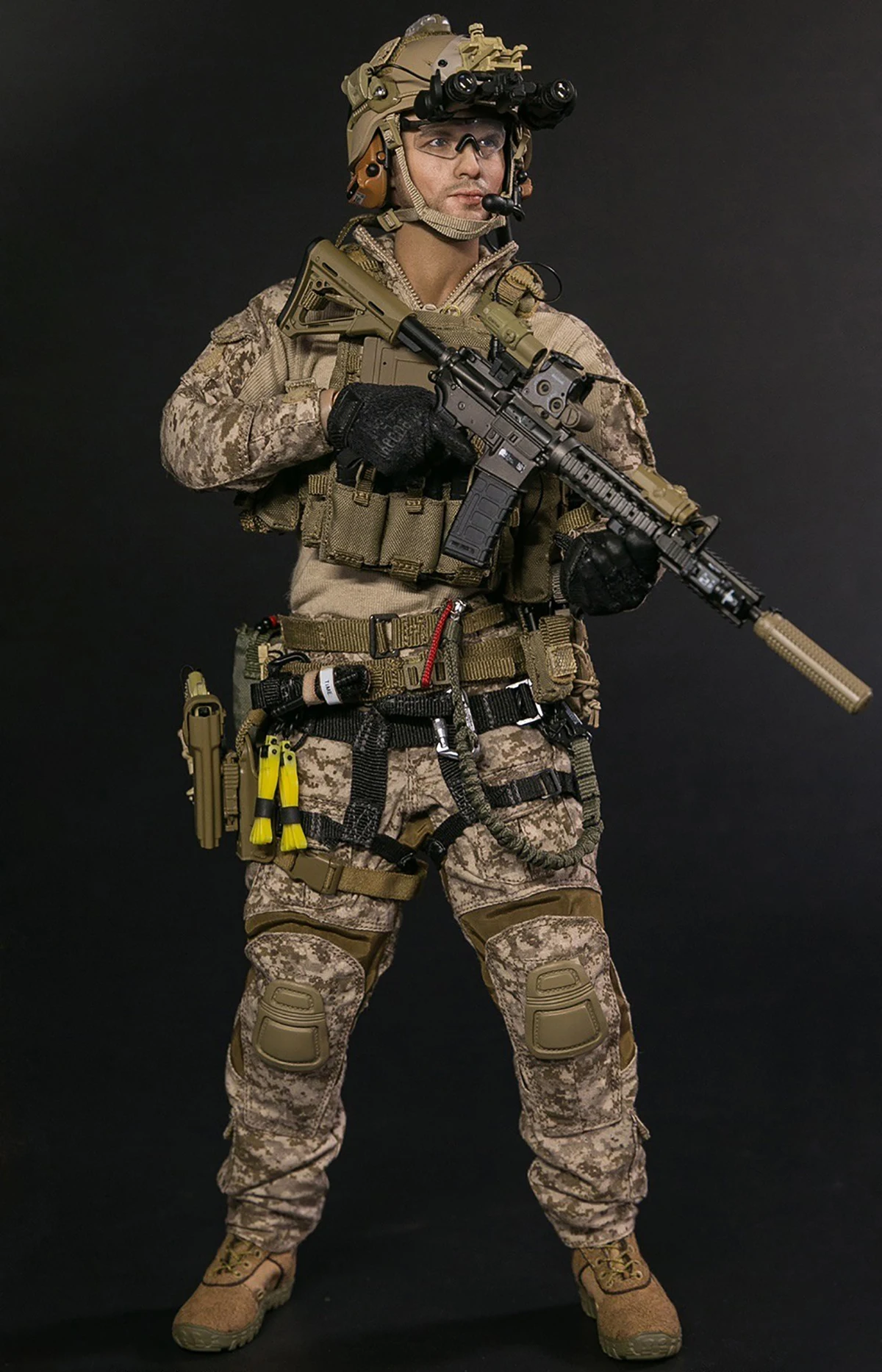 

DAMTOYS DAM 78088 1/6 31st Marine Expeditionary Force Direct Reconnaissance Unit Male Soldier Action Figure Model Toys