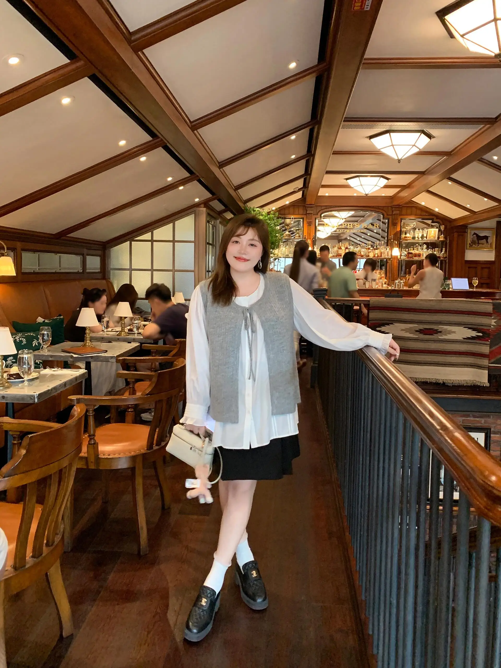 

Casual Knitted Vest Cardigan White Shirt Two-Piece Set Women's Preppy Style Spring Fashion Outfit High Waist Bubble Sleeve