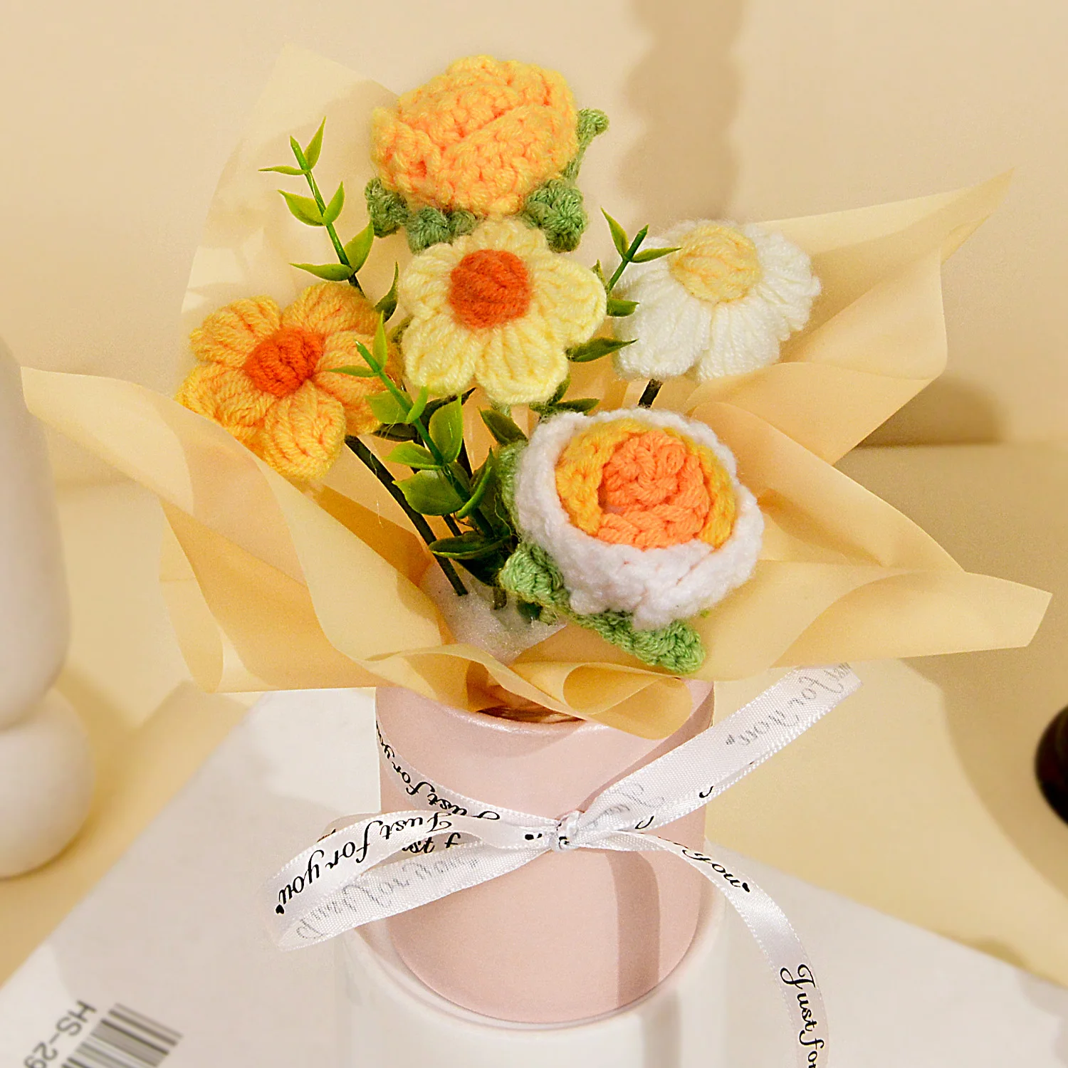 1 Stück handgefertigter gehäkelter Rosenstrauß, gestrickte Rosen- und Gänseblümchenblume für Muttertag, Weihnachten, Thanksgiving und Heimdekoration – Detail 6