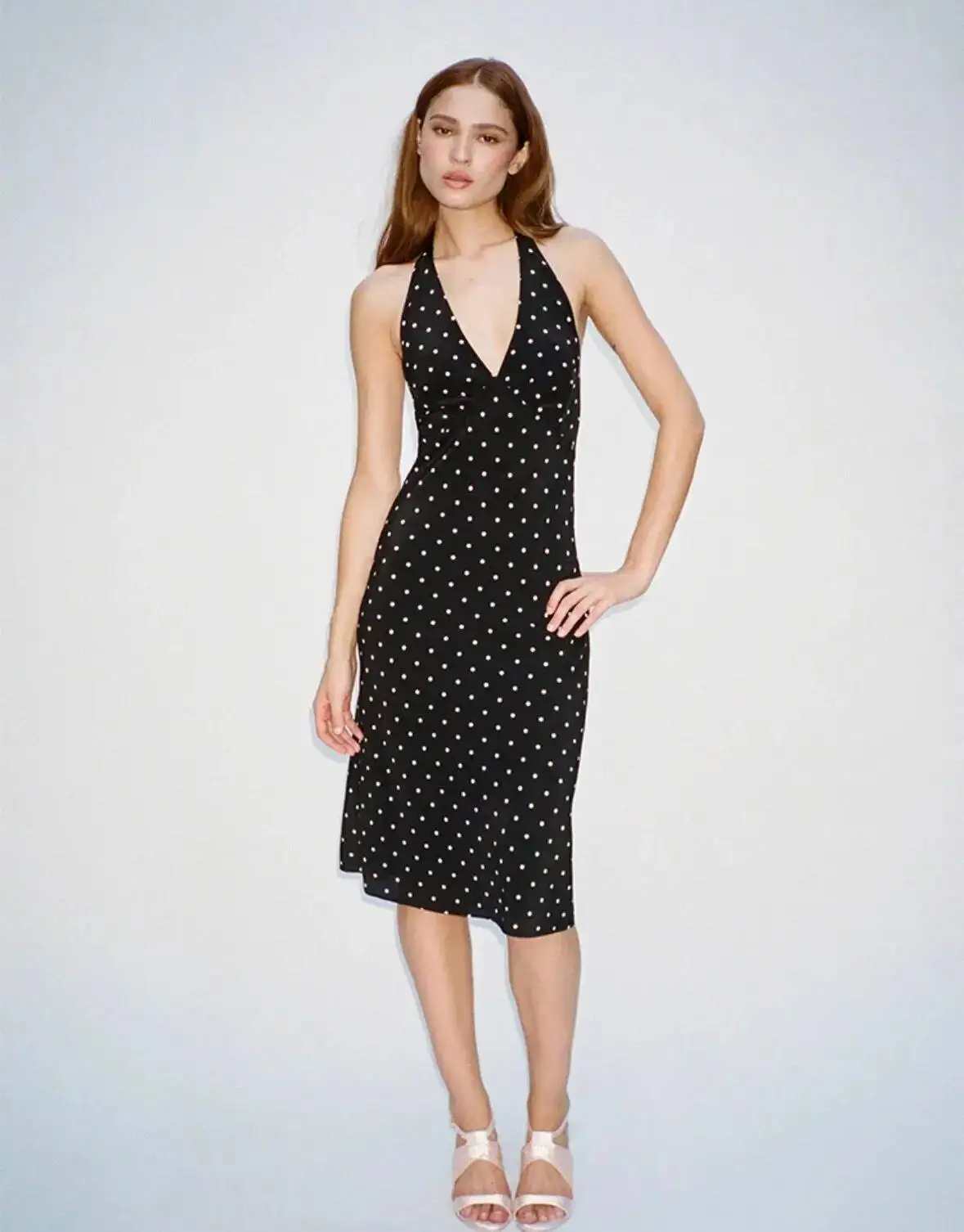 2024 Summer New Women's French European And American Wave Point Sleeveless Hanging Neck Printed Temperament Strap Dress PZIW