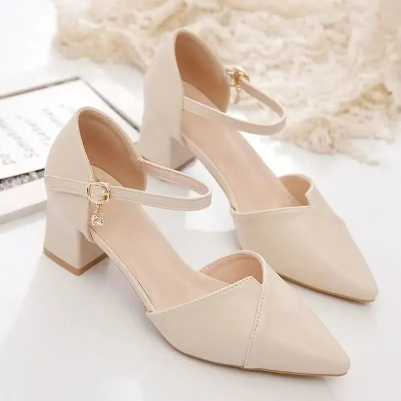 Sandalias de tacón medio con hebilla cruzada y correa fina con punta estrecha color beige elegante para mujer Zapatos de oficina diarios