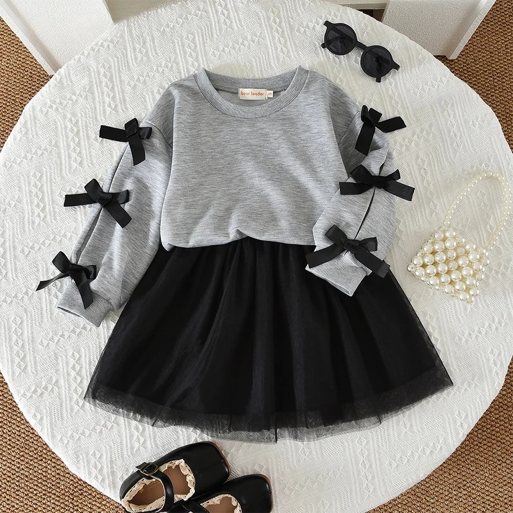 

3-7 Year Old Girl Gray Autumn New Fashion Clothes Round Neck Long Sleeved Bow Top+short Skirt Two-piece Set Korean Version