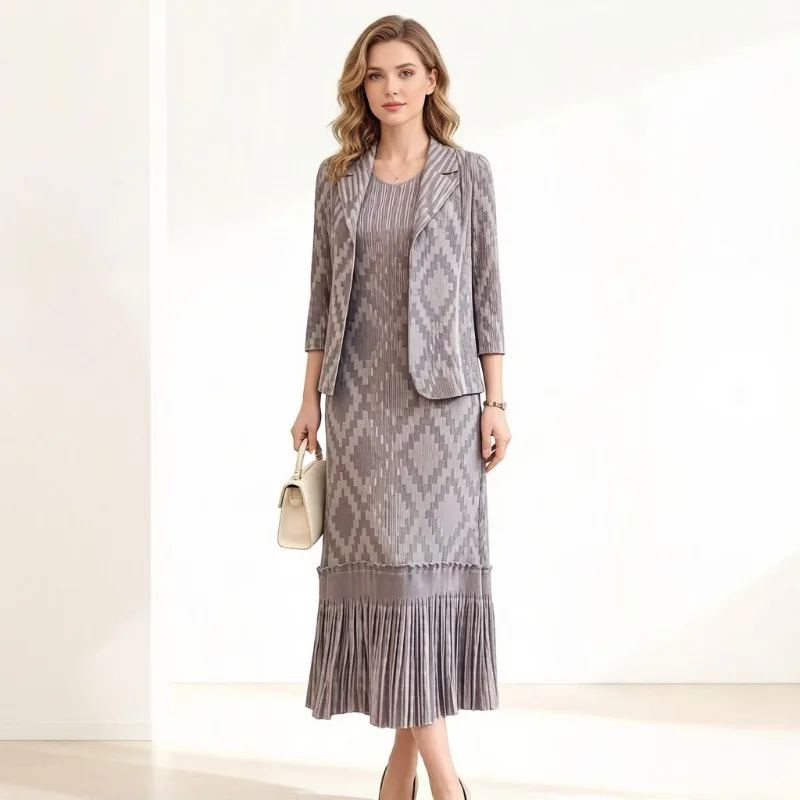 

Miyake Pleated Spring/Summer 2026 New Elegant Dress Two-Piece Set for Women High-End Feel Spliced Design Complete Set Pleat