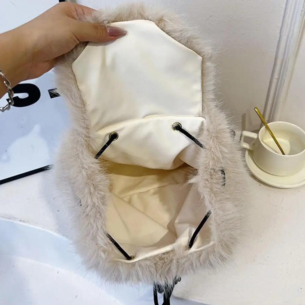 Plush Material Backpack Simple Design Backpack Fuzzy Faux Fur Backpack Fluffy Drawstring Daypack School Bag for Commuting Travel