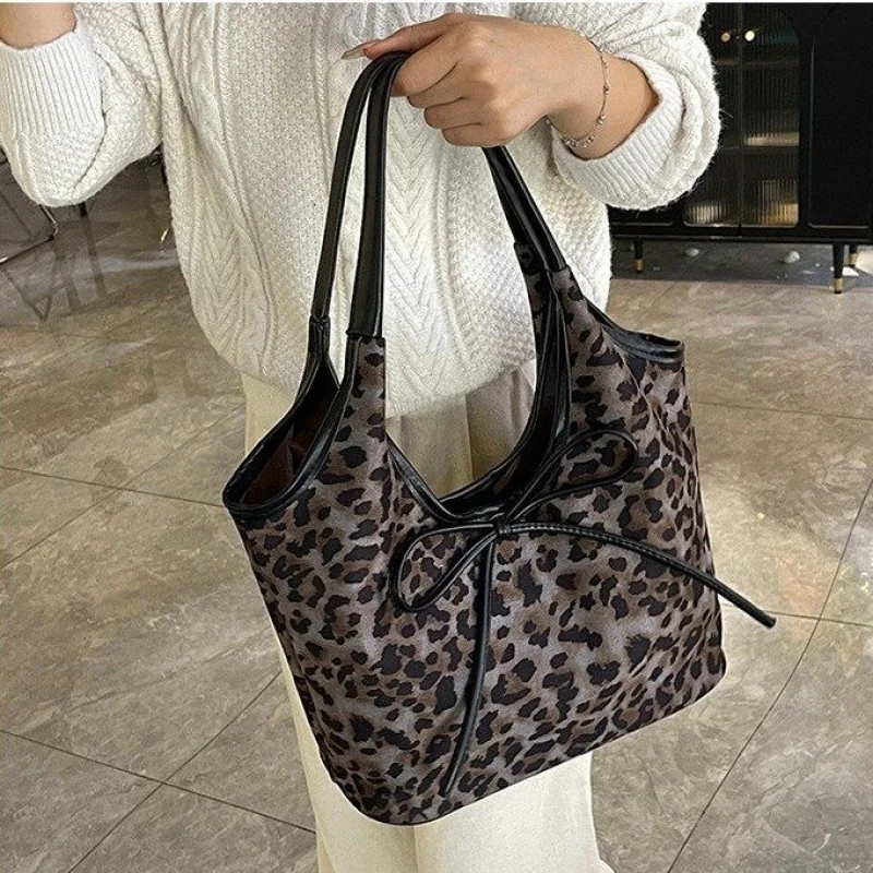 

High Grade Canvas Shoulder Bag Casual Lightweight Multifunctional Pocket Bag For Men Women