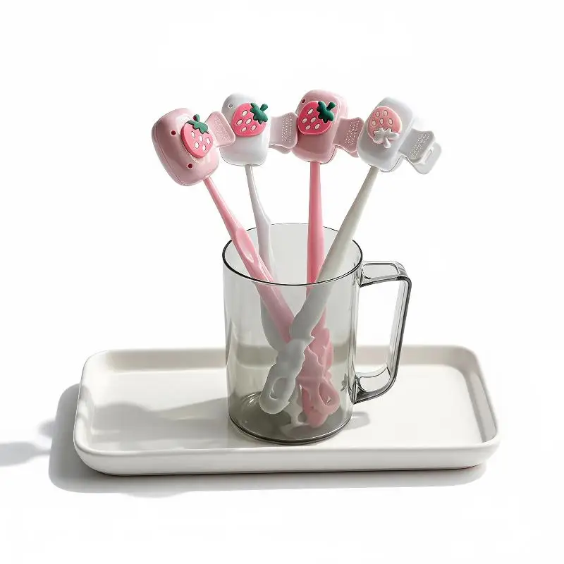 2Pcs Eco-friendly Strawberry Toothbrush Clips with Dust Cover Non-toxic Toothbrush Protective Covers for Daily Use
