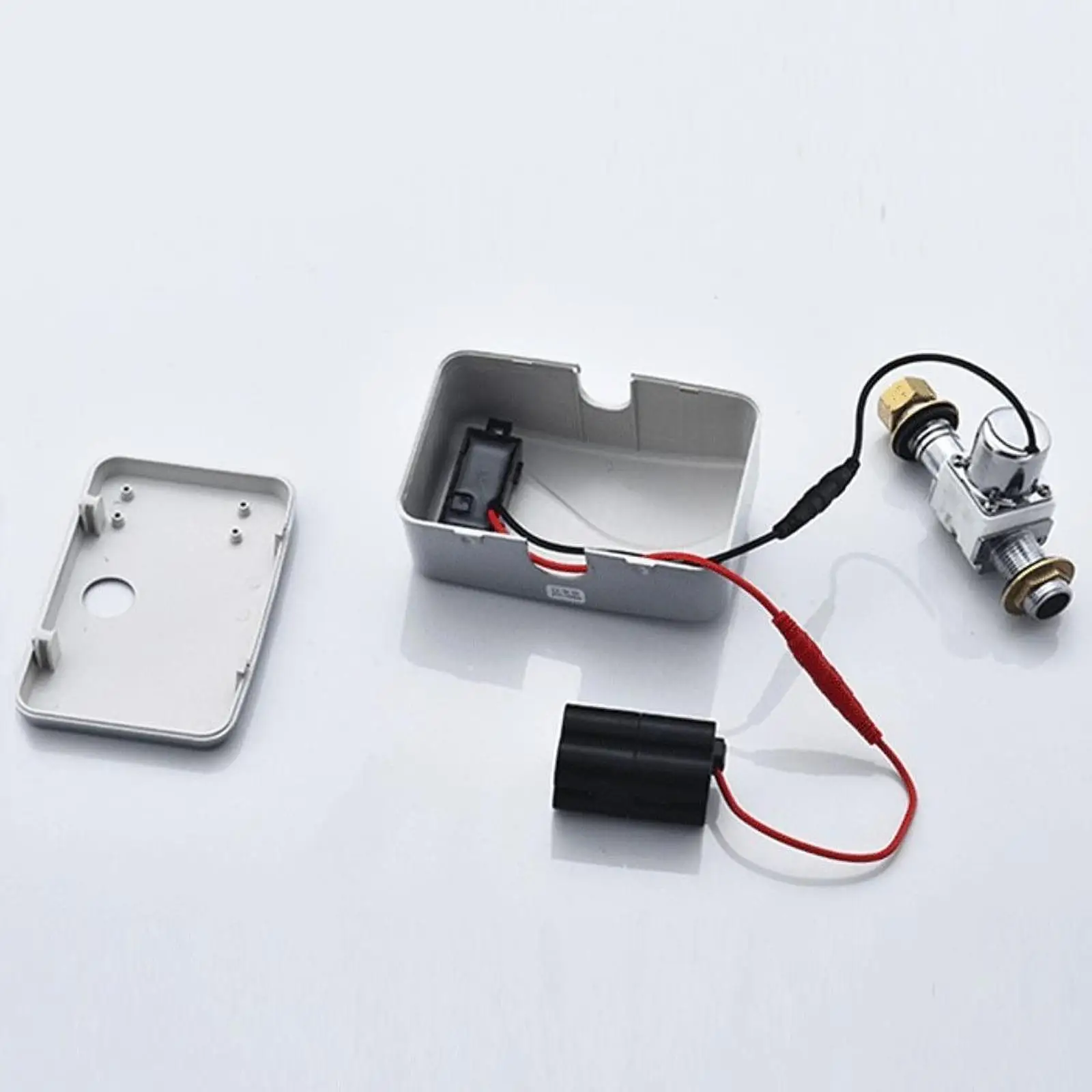 

Intelligent Touchless Urinal Valve Brass Exposed Flush Replacement Bathroom Toilet Valve for Home or Public Facilities