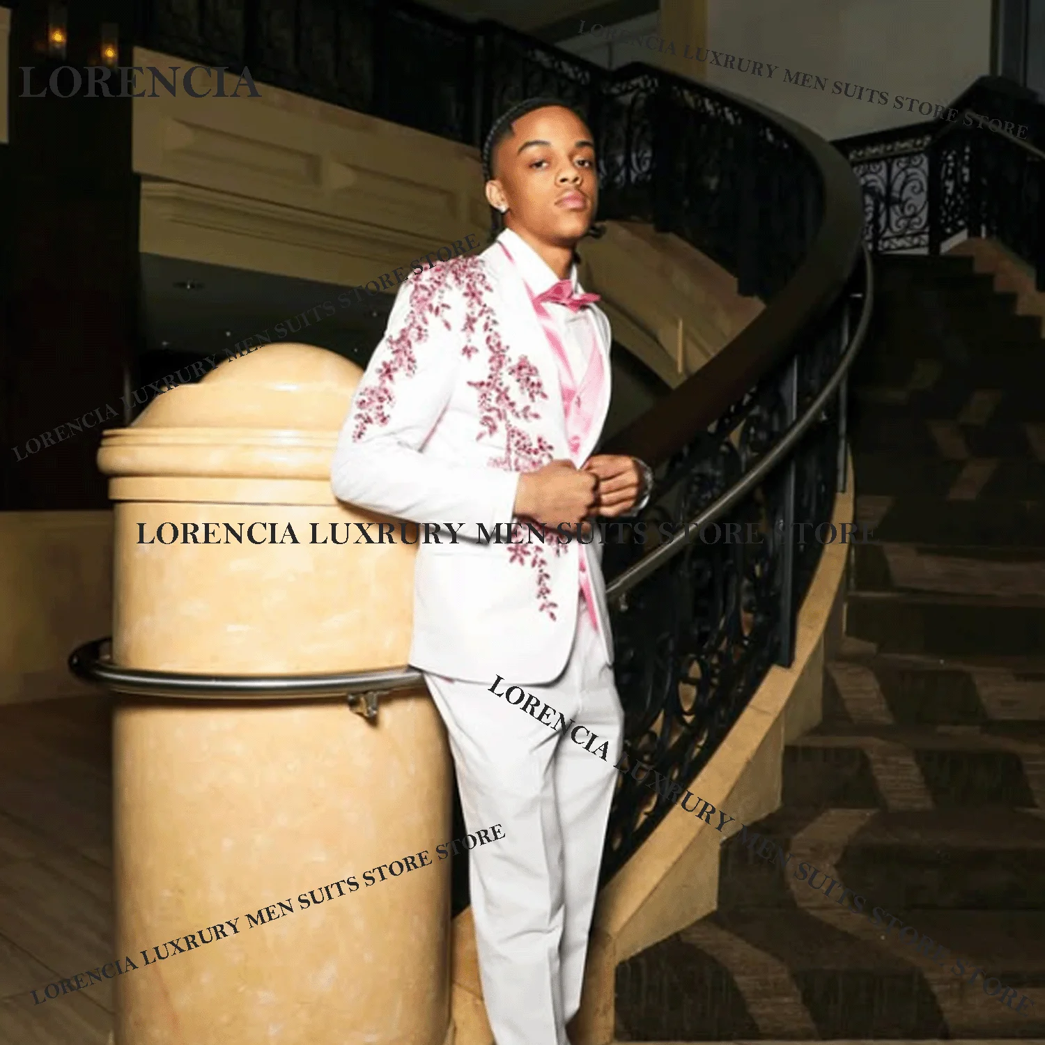 

Intricate Embroidery Men Suit Formal Diamond Wedding Ropa Blazer 3 Pieces Set Male Prom Blazer Handsome Groom Tuxedos Customized