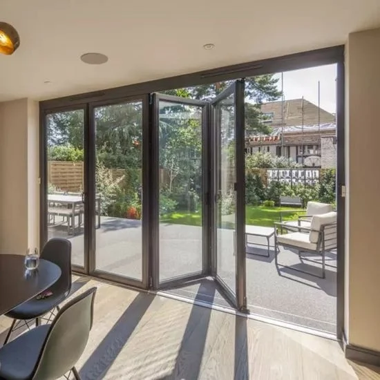 

Теплоизоляционные алюминиевые складные двери для патио 2,0 мм с двойным остеклением, современный дизайн, наружные двери-гармошка из закаленного стекла