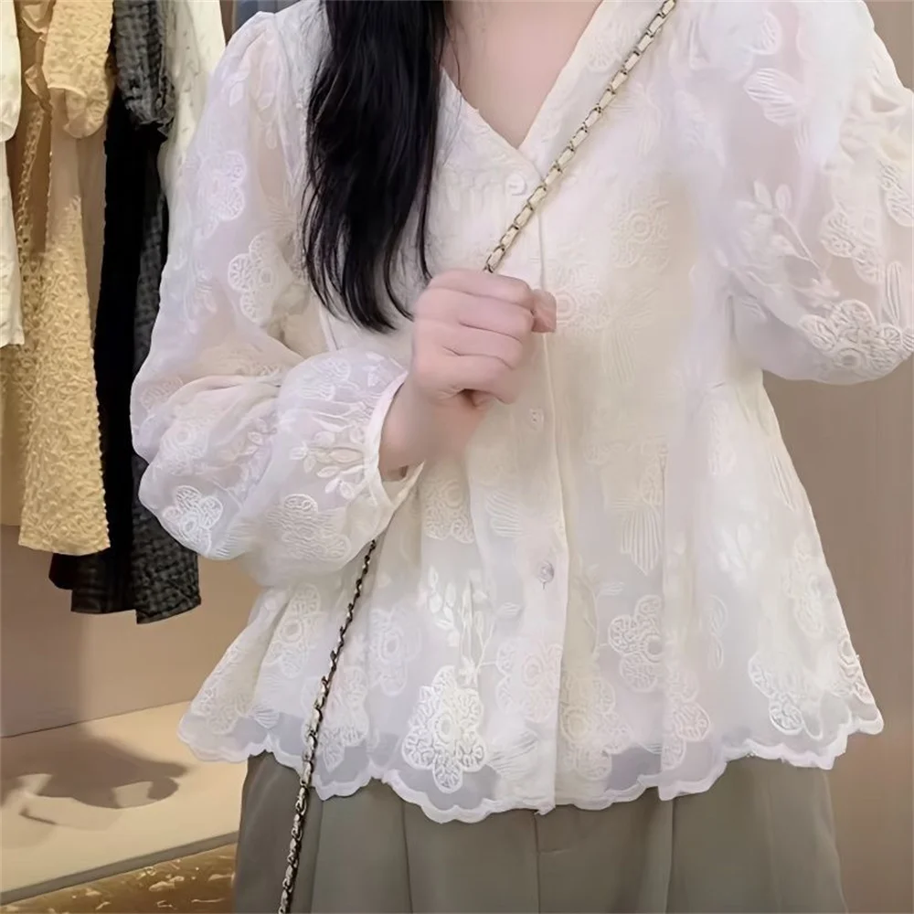 

Long Sleeve Shirts Female Solid Blouse Spring Summer Sweet French V-Neck Women Fashion Blouse Lace Female Elegant Cute Tops 2024